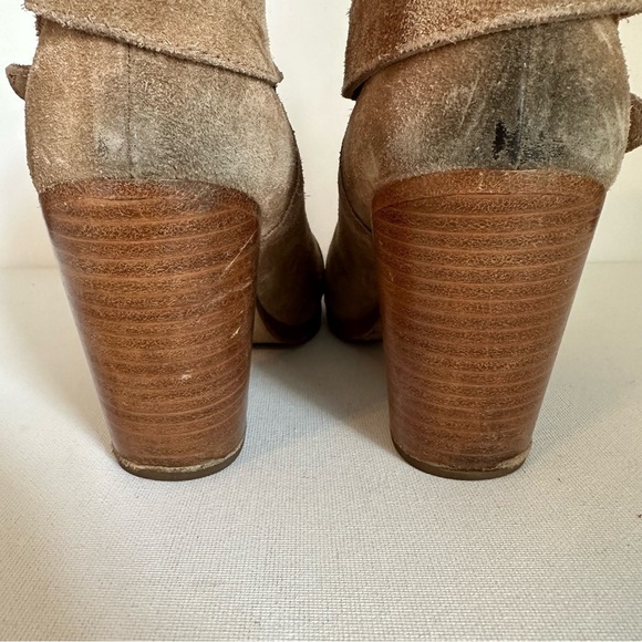 Rag & Bone Harrow Heeled Suede Tan Ankle Bootie - 9 (39) - Picture 10 of 15